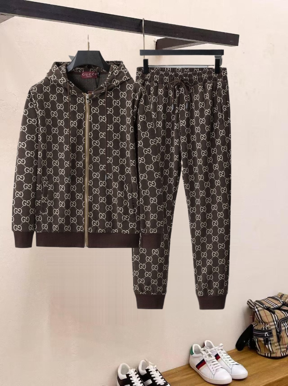 Gucci Tracksuits For Men # 297209