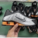 Nike Shox R4 Sneaker Unisex # 298252
