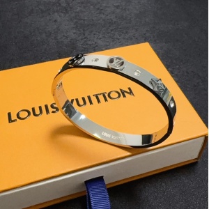 $27.00,Louis Vuitton Bangle For Women # 298626