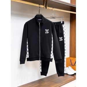 $89.00,Louis Vuitton Tracksuits For Men # 298929
