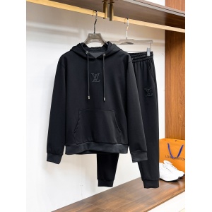 $89.00,Louis Vuitton Tracksuits For Men # 298941