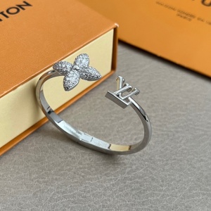 $27.00,Louis Vuitton Bangle For Women # 299748