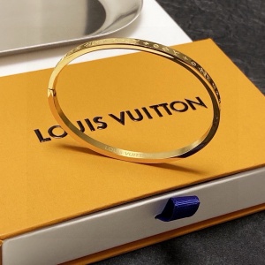 $27.00,Louis Vuitton Bracelet For Women # 299755