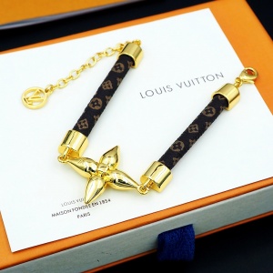 $27.00,Louis Vuitton Bracelet For Women # 299777