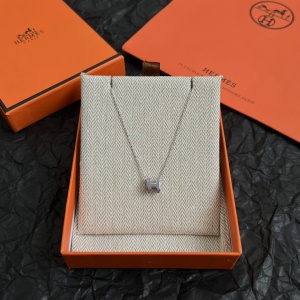 $29.00,Hermes Necklace For Women # 299794