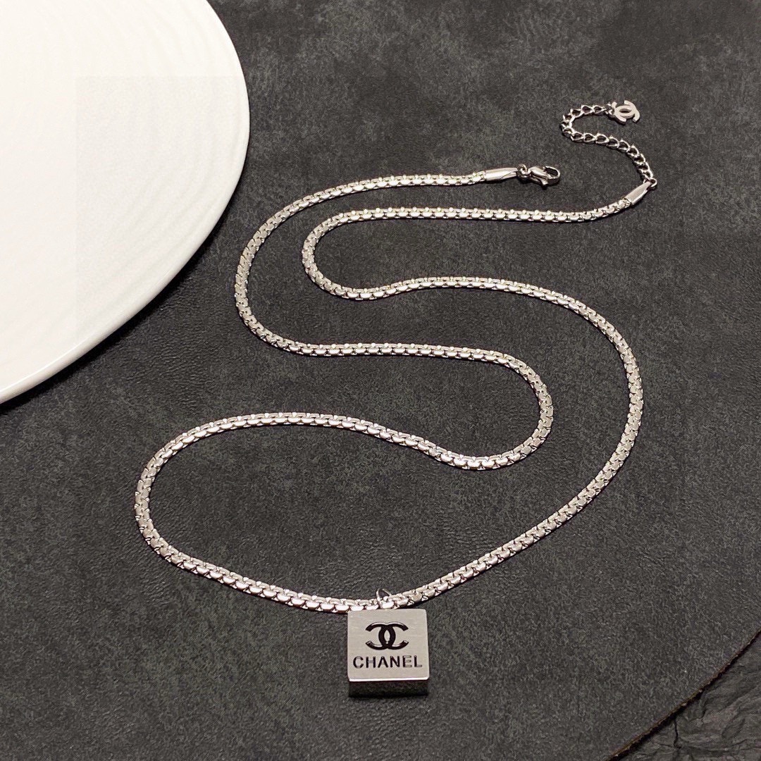 Chanel Necklace For Women # 299200