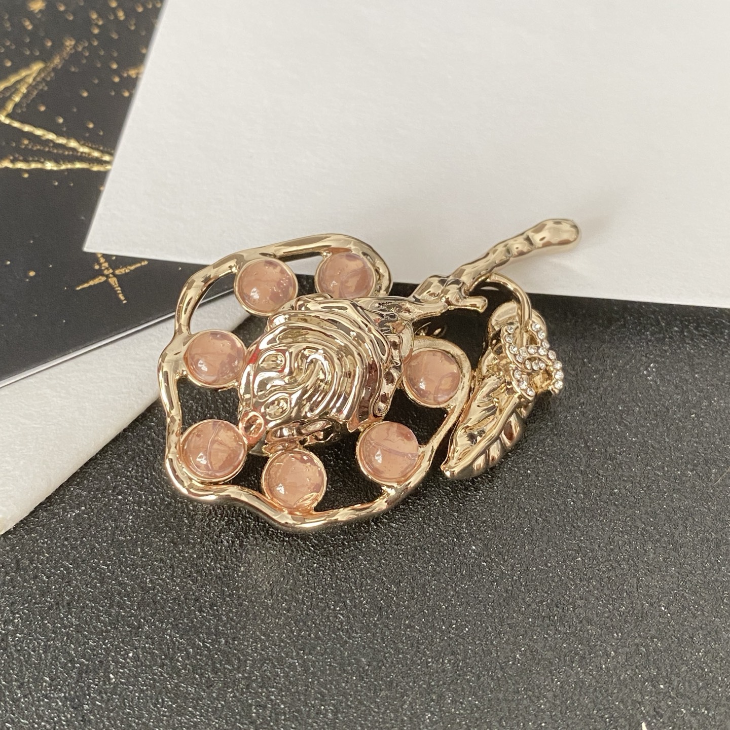 Chanel Brooch For Women # 299371