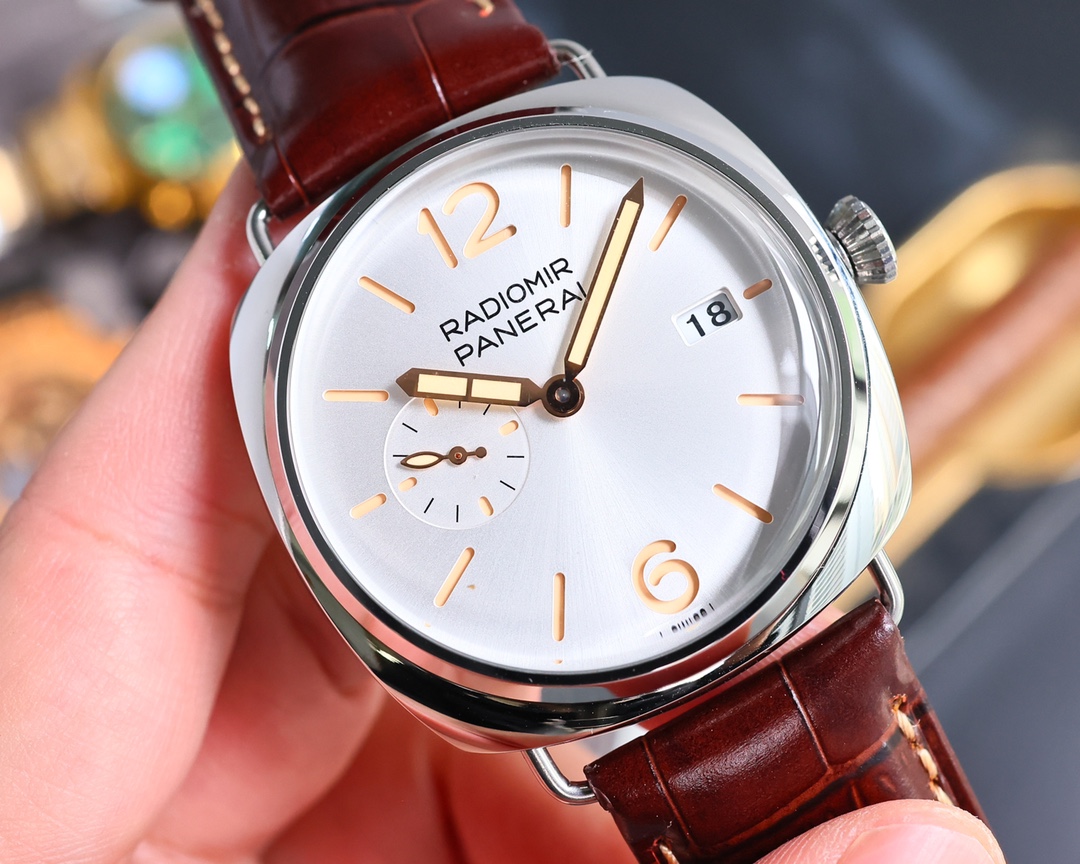Panerai 40 mm Radiomir Quaranta watch # 299576