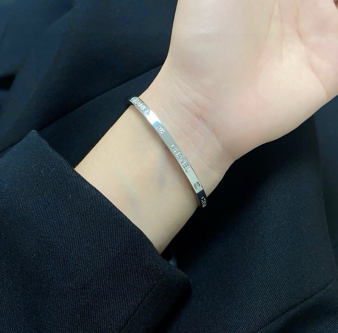 Chanel Bangle For Women # 299757