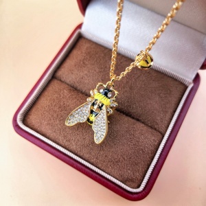 $27.00,Vivienne Westwood Necklace For Women # 300067