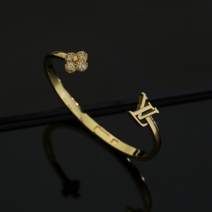 $27.00,Louis Vuitton Bangle For Women # 300094