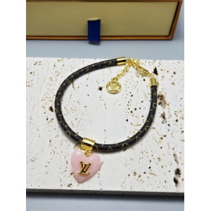 $27.00,Louis Vuitton Bangle For Women # 300102