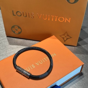 $27.00,Louis Vuitton Bangle For Women # 300105
