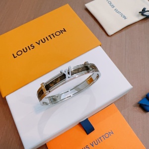 $27.00,Louis Vuitton Bangle For Women # 300110