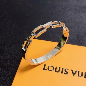 $27.00,Louis Vuitton Bangle For Women # 300185