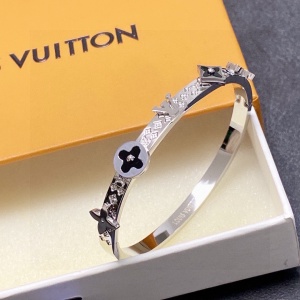 $27.00,Louis Vuitton Bangle For Women # 300189