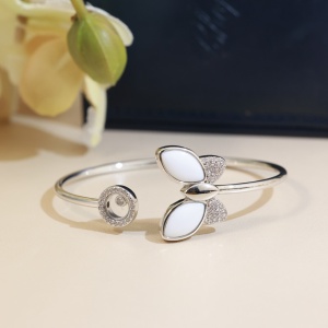 $27.00,Chopard Bangle For Women # 300201
