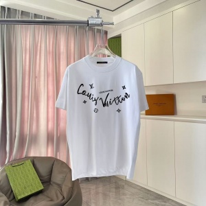 $34.00,Louis Vuitton Short Sleeve T Shirts For Men # 300367
