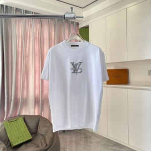 $34.00,Louis Vuitton Short Sleeve T Shirts For Men # 300368
