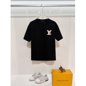 $34.00,Louis Vuitton Short Sleeve T Shirts For Men # 300383