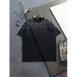 $29.00,Louis Vuitton Short Sleeve T Shirts For Men # 300497