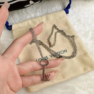 $27.00,Louis Vuitton Necklace For Women # 301132