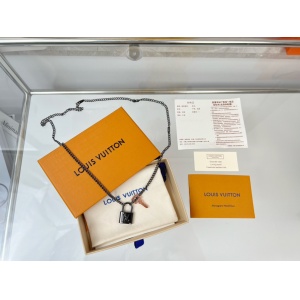 $27.00,Louis Vuitton Necklace For Women # 301134