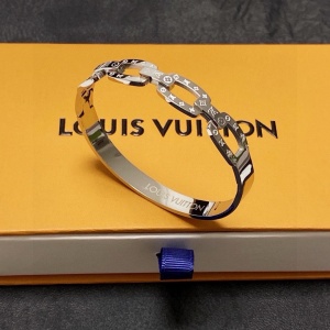 $27.00,Louis Vuitton Bangles For Women # 301187