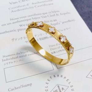 $27.00,VanCleef&Arpels Bangles For Women # 301194