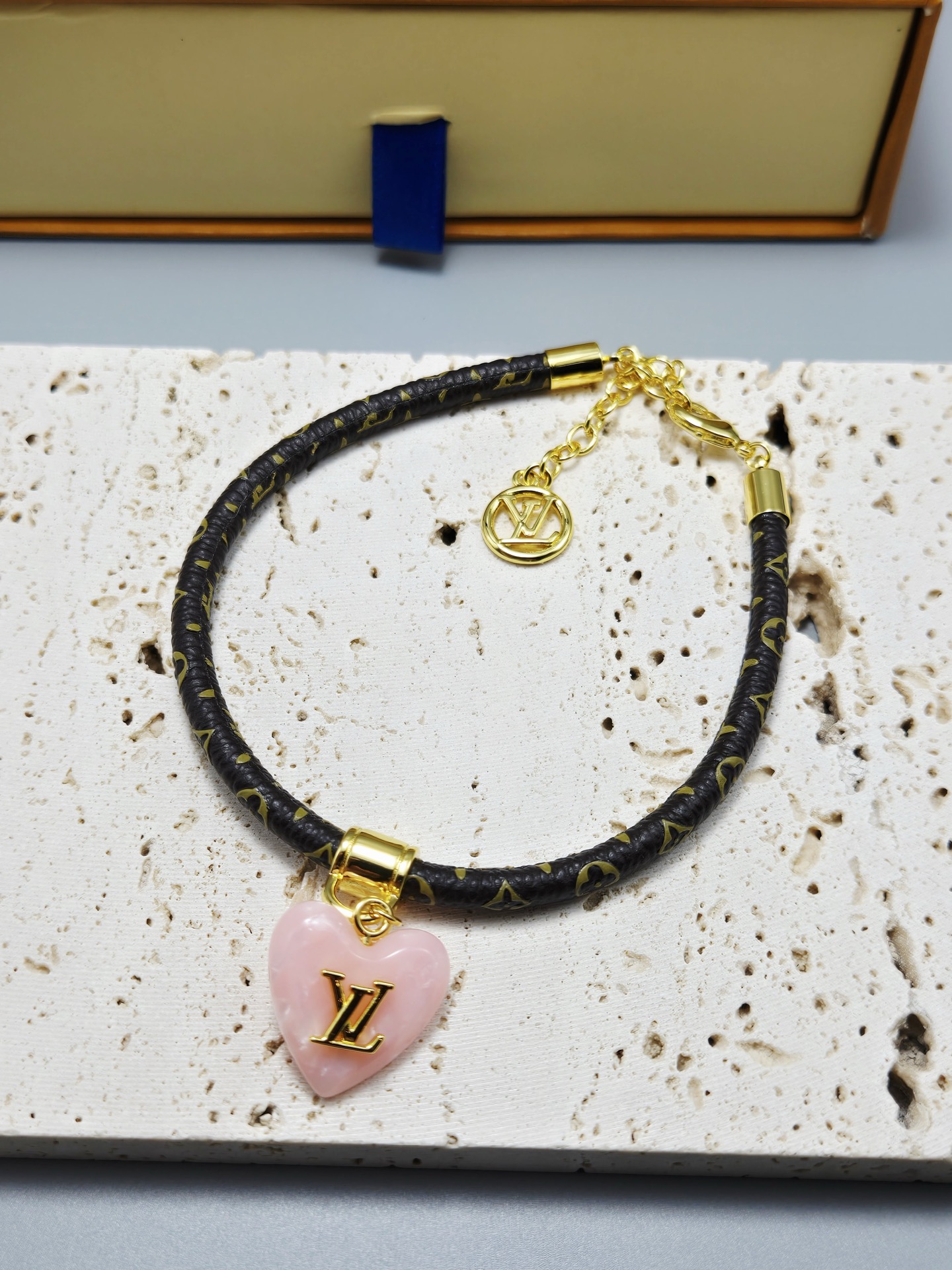 Louis Vuitton Bangle For Women # 300102