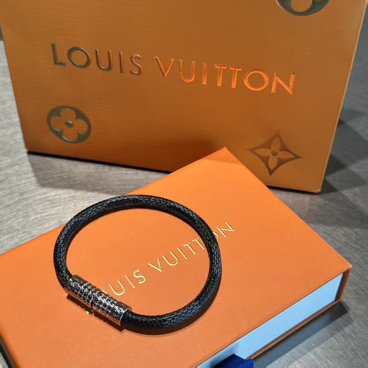 Louis Vuitton Bangle For Women # 300105