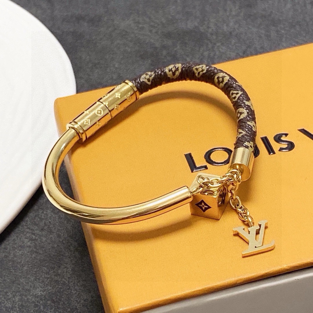 Louis Vuitton Bangles For Women # 301184