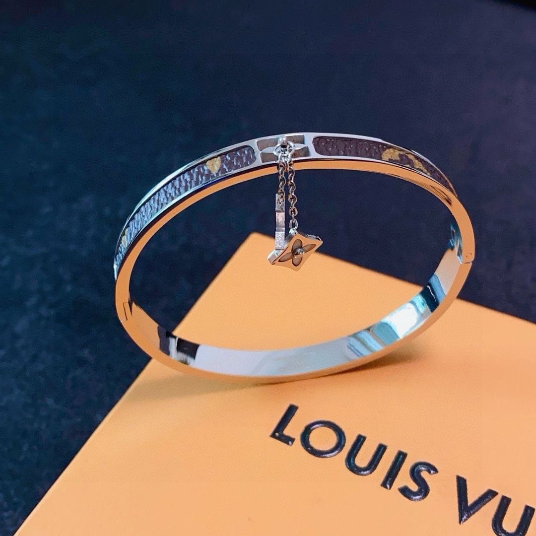 Louis Vuitton Bangles For Women # 301190
