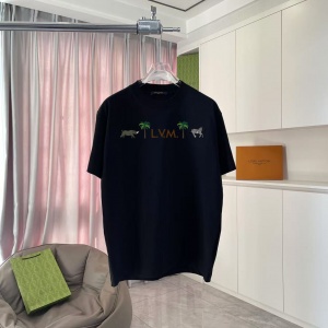 $29.00,Louis Vuitton Short Sleeve T Shirts For Men # 301332