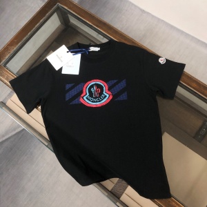 $28.00,Moncler Short Sleeve T Shirts For Men # 301517