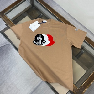$28.00,Moncler Short Sleeve T Shirts For Men # 301582
