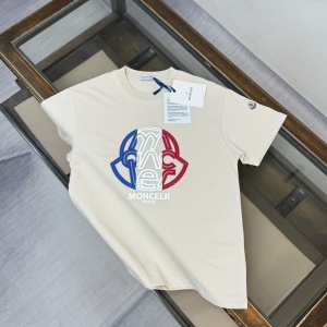 $28.00,Moncler Short Sleeve T Shirts For Men # 301584