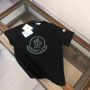 $28.00,Moncler Short Sleeve T Shirts For Men # 301587