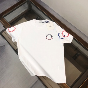 $28.00,Moncler Short Sleeve T Shirts For Men # 301589