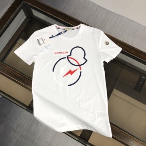 $28.00,Moncler Short Sleeve T Shirts For Men # 301618