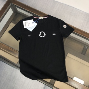 $28.00,Moncler Short Sleeve T Shirts For Men # 301620