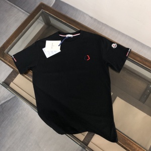 $28.00,Moncler Short Sleeve T Shirts For Men # 301627