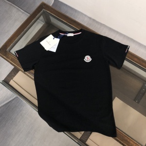 $28.00,Moncler Short Sleeve T Shirts For Men # 301636