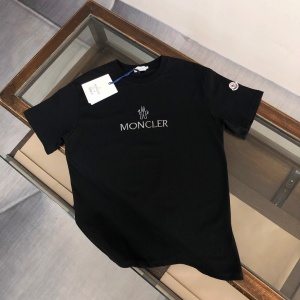 $28.00,Moncler Short Sleeve T Shirts For Men # 301640