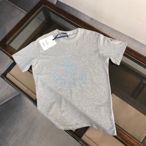 $28.00,Moncler Short Sleeve T Shirts For Men # 301643