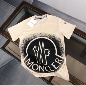 $28.00,Moncler Short Sleeve T Shirts For Men # 301644