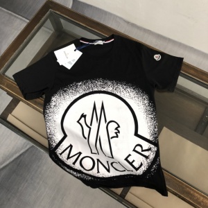 $28.00,Moncler Short Sleeve T Shirts For Men # 301645