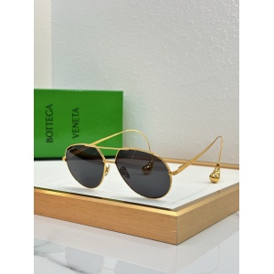 $55.00,Bottega Veneta Sunglasses # 302156