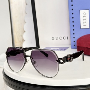 $55.00,Gucci Sunglasses # 302748