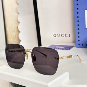$55.00,Gucci Sunglasses # 302795